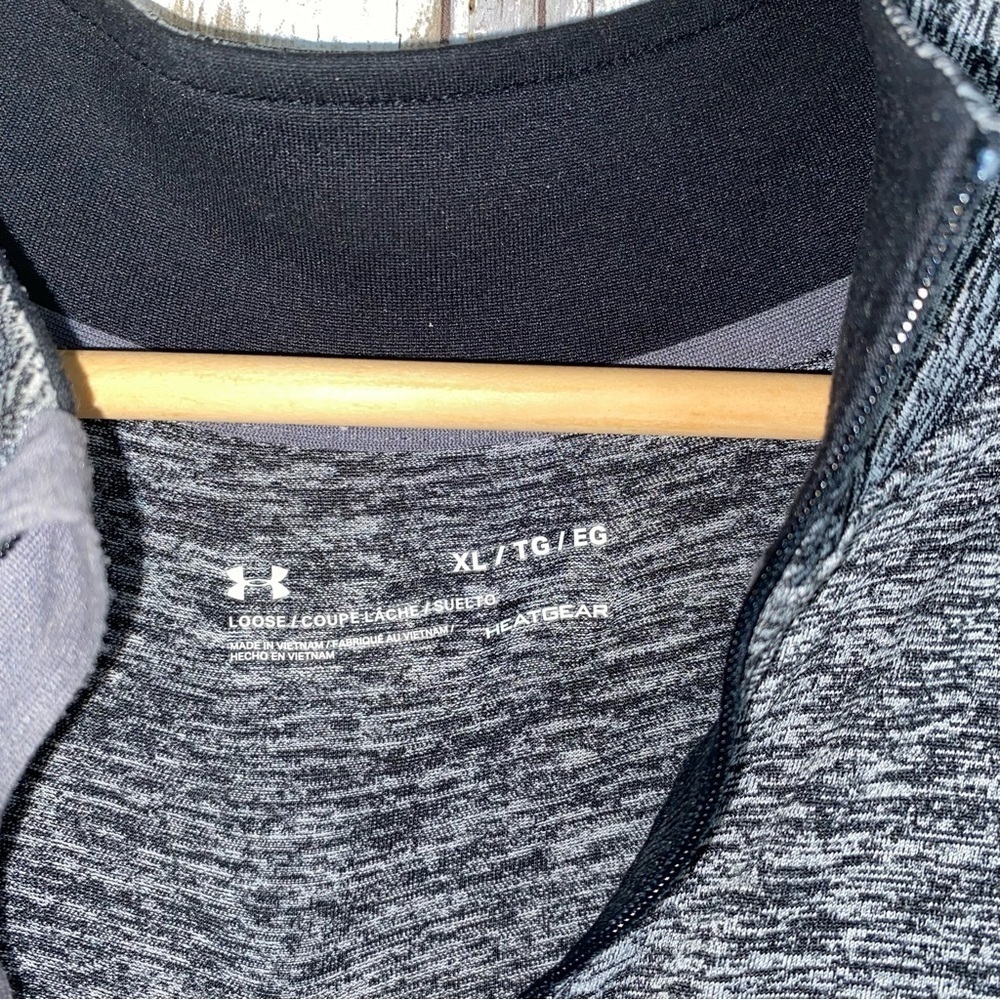 Under Armor 1/4 Zip Loose Grey Heather Jacket - Picture 5 of 5
